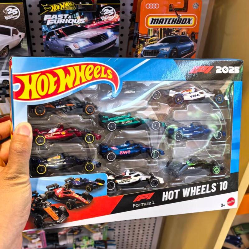 Model Kit Ferrari - Oryginalny zestaw 10 modeli Hot Wheels