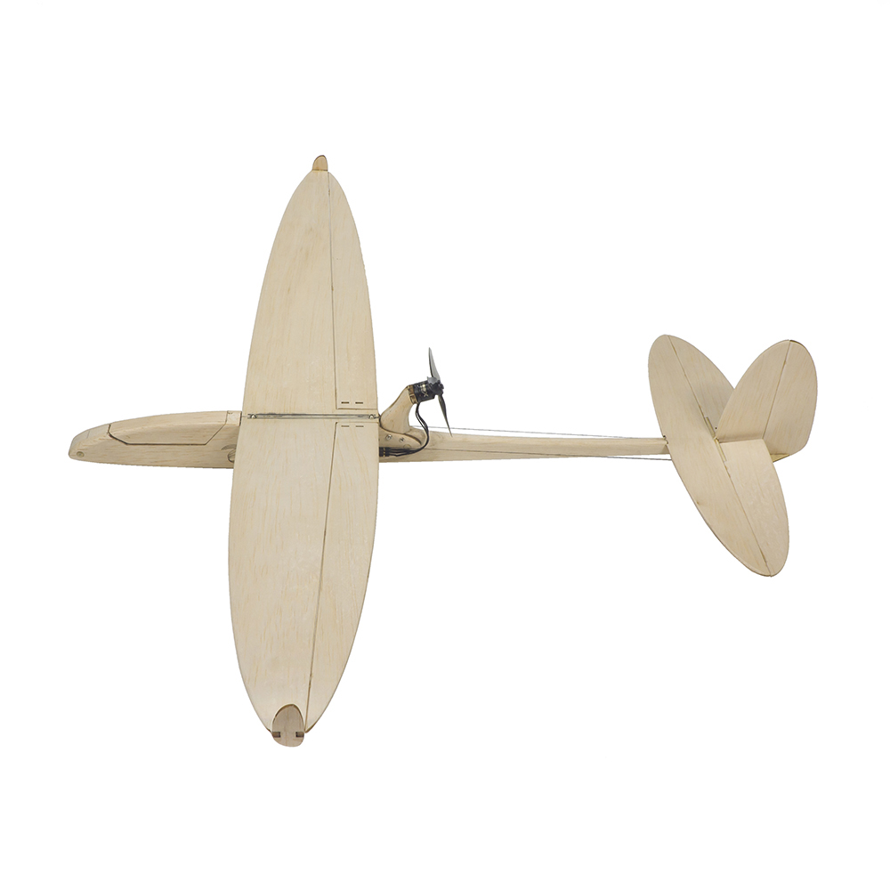 Model samolotu RC wycinany las – Model Kit Simulator recenzja i cena