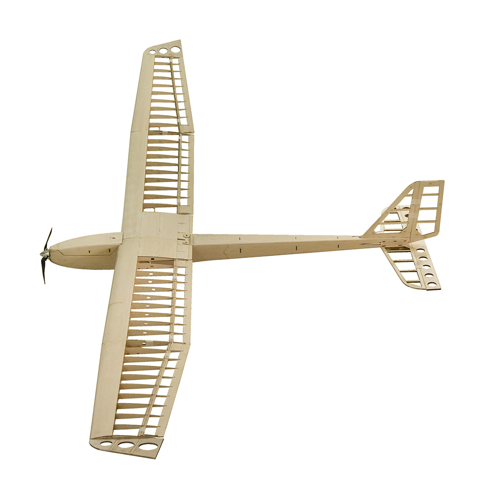 Samoloty RC, samoloty z drewna – Model Kit Simulator recenzja i cena