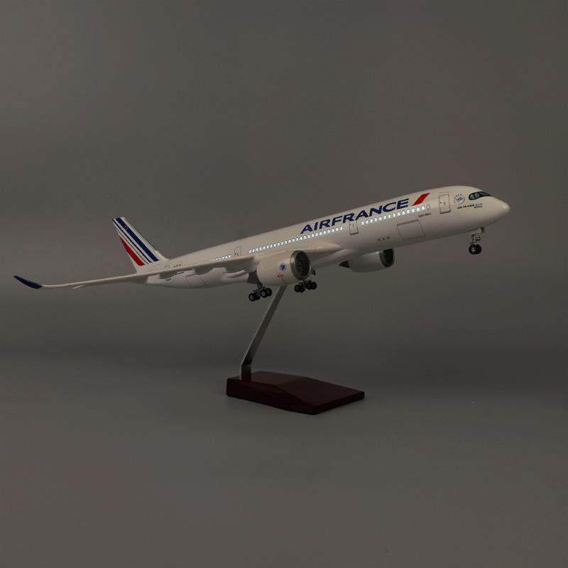 Model samolotu Air France A350 – Model Kit Simulator recenzja i cena